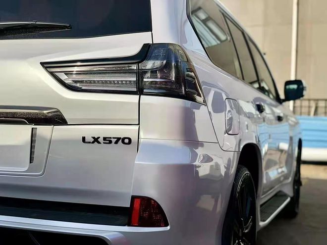 21款全新国六雷克萨斯LX570黑曜限量版 