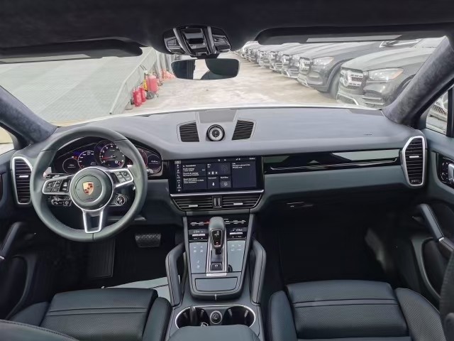 21款保时捷卡宴Coupe3.0T 动感溜背造型