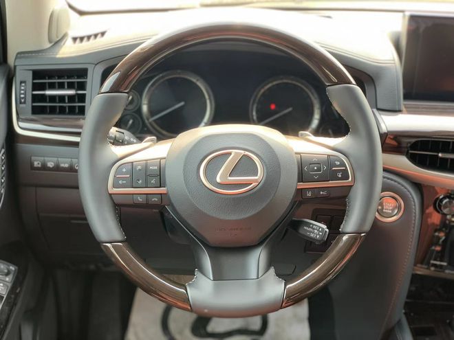 21款雷克萨斯LX570黑耀版全球限量500台