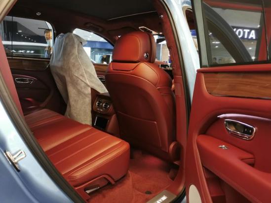 21款宾利添越改款依旧沉稳大气现车价优