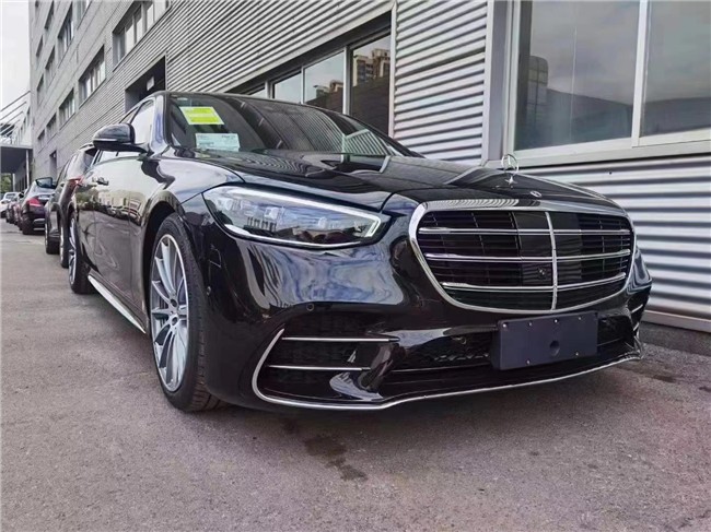 2021款奔驰S400L 标配和豪华版的价格  