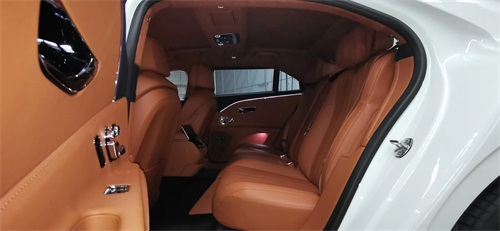 2021款宾利飞驰 高度好评荣耀感十足   