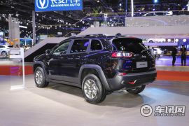 广汽菲克-自由光-2.0T 四驱高性能旗舰版