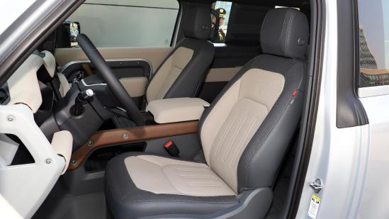 比长轴便宜5万/通过性更好，路虎卫士90更值得买吗？