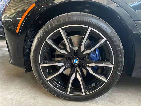 2021款全新宝马X7全尺寸SUV七座商务   