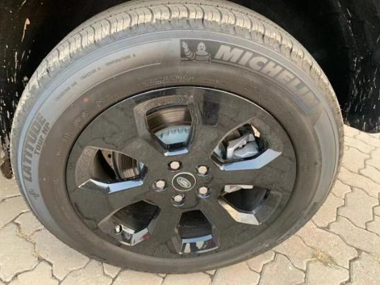 2021款路虎卫士国六预售动力领先能力强