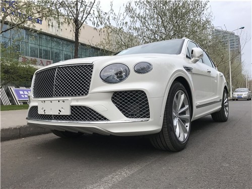 21款宾利添越  媲美劳斯莱斯的SUV     