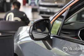 领克-领克06-1.5T 耀Halo  ￥13.86