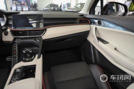 领克-领克06-1.5T 耀Halo  ￥13.86