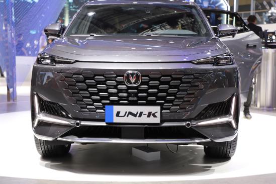 静态比较WEY摩卡和长安UNI-K，国产20万元中型SUV，你选谁？