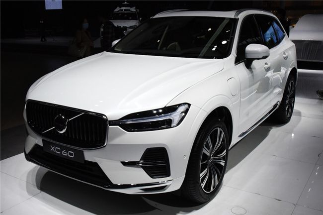 武汉沃尔沃XC60新能源综合优惠7.8万元 现车齐全