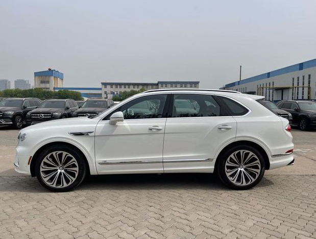 宾利添越 展位现车最新优惠价格       