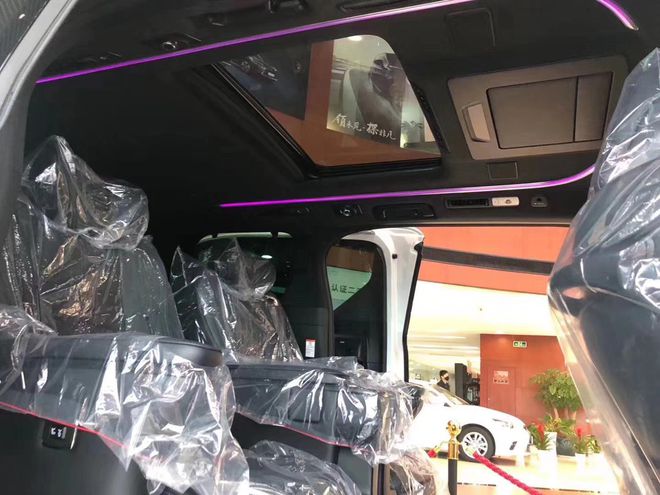 雷克萨斯LM300四座价格港口直降30万