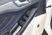 长安福特-福克斯-三厢 EcoBoost 180 自动锋潮型