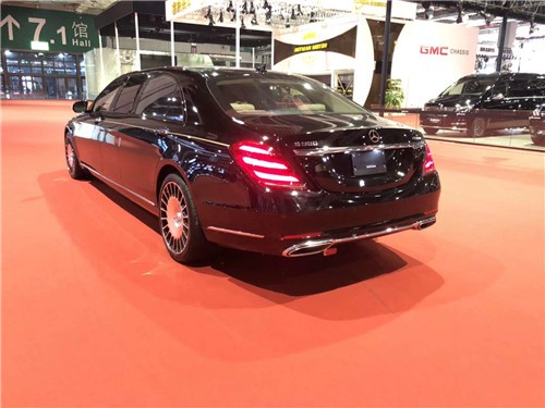 奔驰迈巴赫S680加长6.5米普尔曼实车   