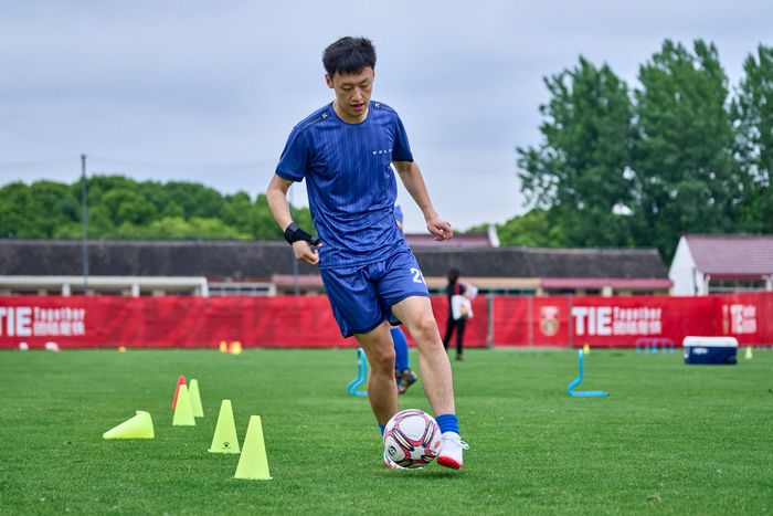 范志毅、杨晨带队，“欧洲杯赛前集训营”集结，今晚好戏要连台