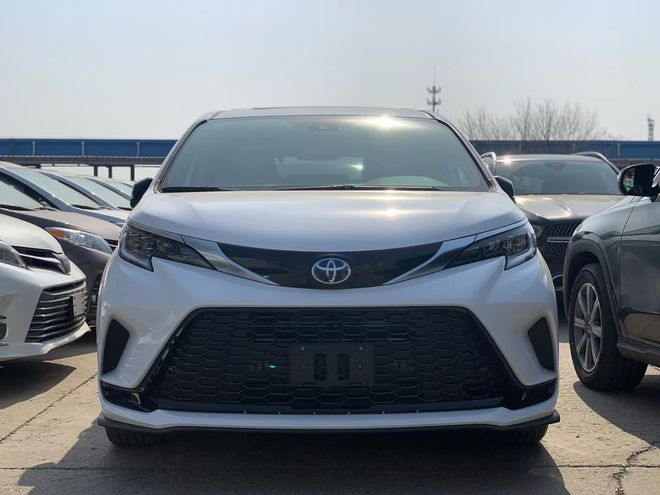 2021款丰田塞纳2.5L 油电混动版优惠价 