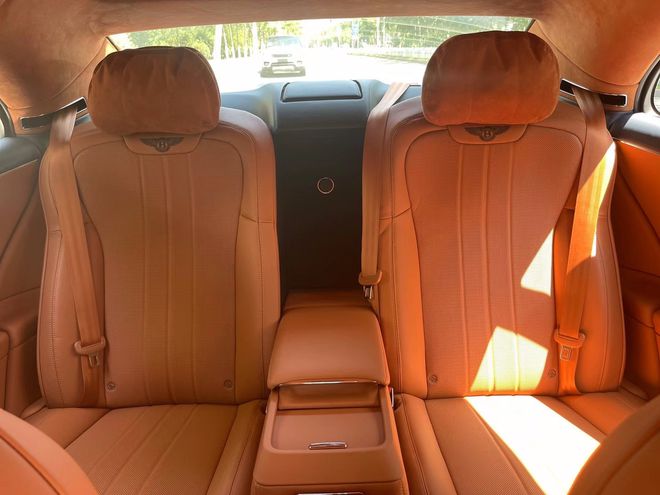 新一代宾利飞驰报价 港口现车直发全国 