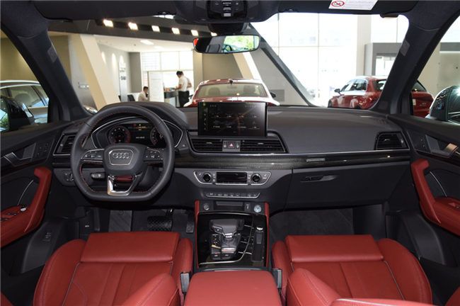 武汉一汽-大众奥迪Q5L Sportback最高优惠6.5万元 颜色可选