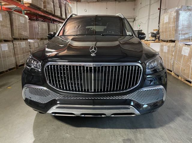 2021款奔驰迈巴赫GLS600 高端商务座驾 