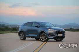 长安汽车-长安UNI-K-2.0T 全轮驱动尊贵型