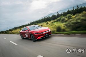 面对售价五连降的特斯拉Model 3，为什么只有比亚迪汉EV敢硬刚？