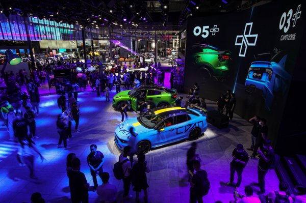 挑战惯例 性能再进阶，领克品牌“+”系列于成都车展全球发布 