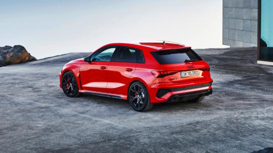 全新奥迪RS 3对AMG A 35 L:贵有贵的道理