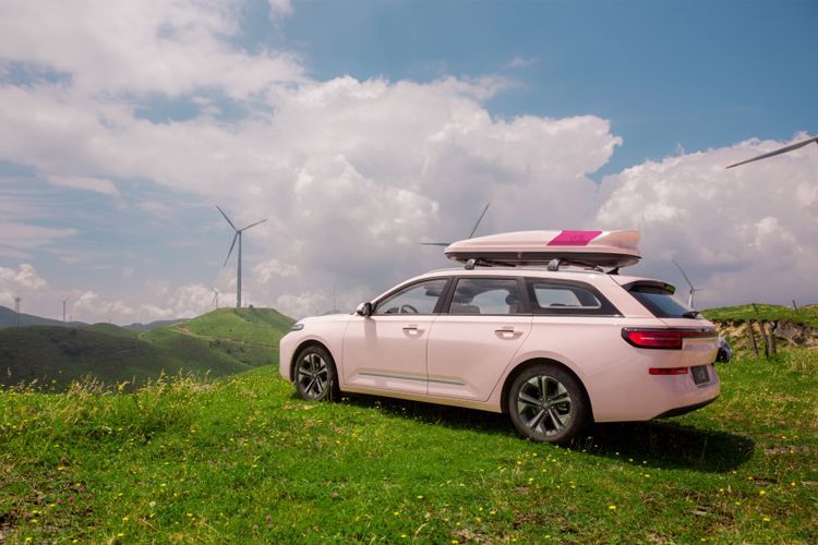 桃源粉、竹海绿，宝骏Valli新增两种配色，换新上市！