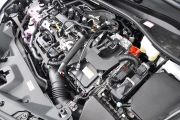 广汽丰田-C-HR双擎-2.0L E-CVT尊贵版