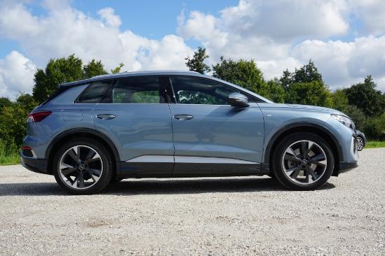 海外试驾奥迪首款电动紧凑型SUV Q4 e-tron，销量就靠它了