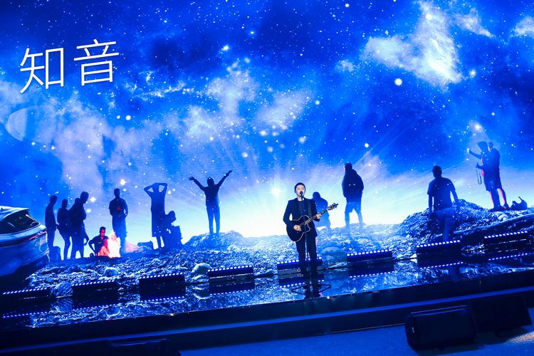 发布全场景充电矩阵和首次OTA计划，岚图用户之夜成功举办