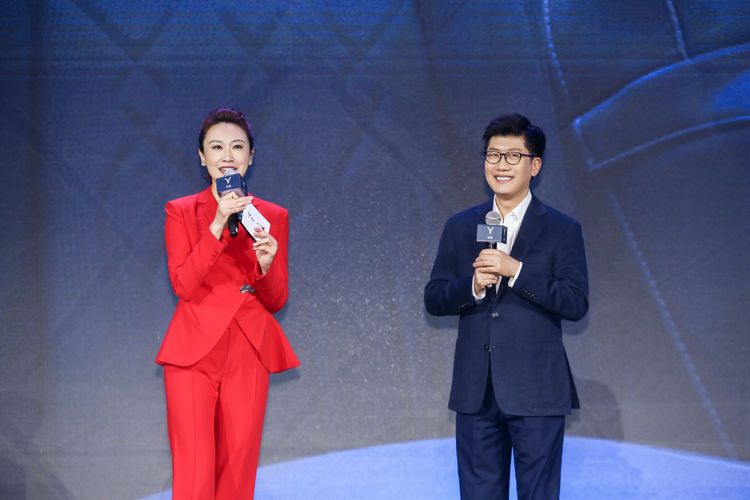 发布全场景充电矩阵和首次OTA计划，岚图用户之夜成功举办