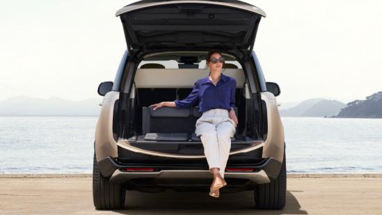 新老路虎揽胜对比：5座不满足，7座才是真豪华？