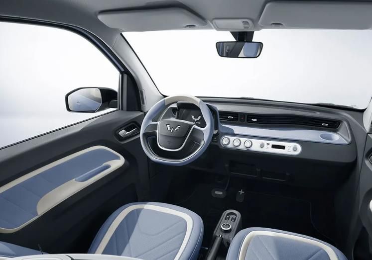 4.26万起售,双11就买它,宏光MINIEV夹心版上市