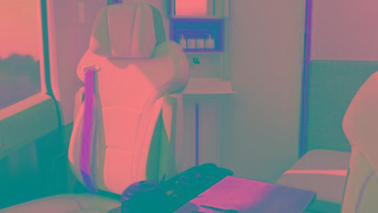 吉利发布高端新能源重卡，续航接近无限，厨房洗浴一应俱全