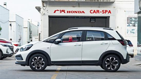 丰田YARiS L 致炫对比本田飞度：代步要动力还是省油？