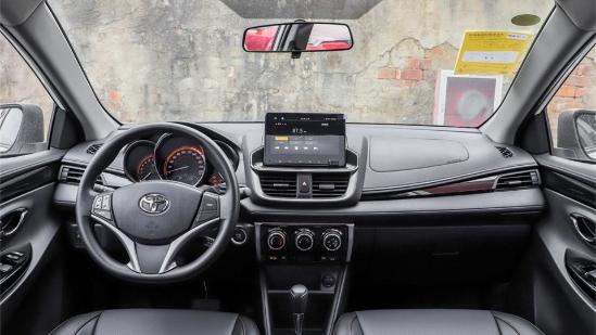 丰田YARiS L 致炫对比本田飞度：代步要动力还是省油？