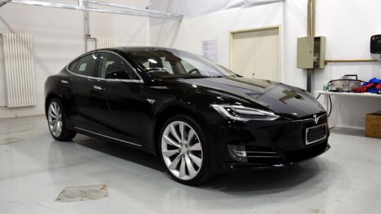 特斯拉Model S：百万的车价，三年保养不到3千？
