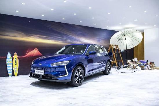 “炮灰”赛力斯SF5命运难测，老车主们的心，如何安抚？