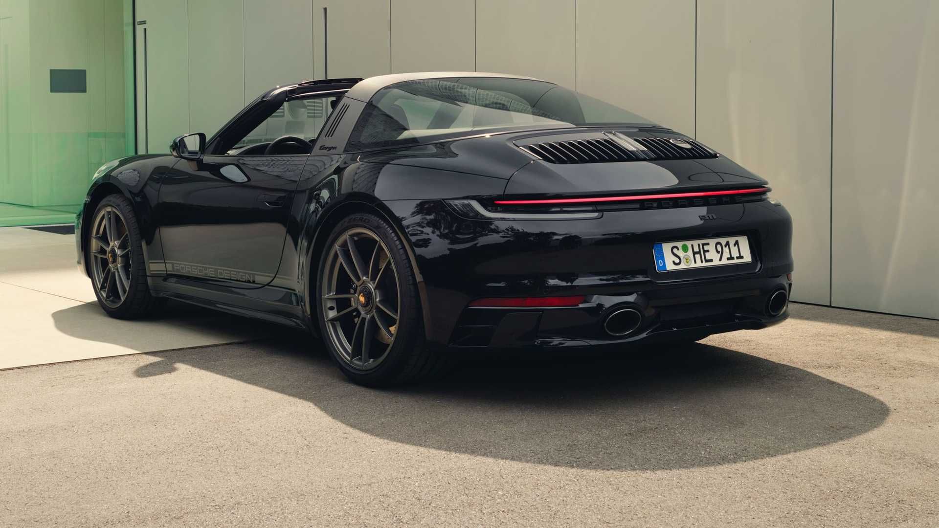 別樣的生日禮物——Porsche Design成立50周年，推出特別版911
