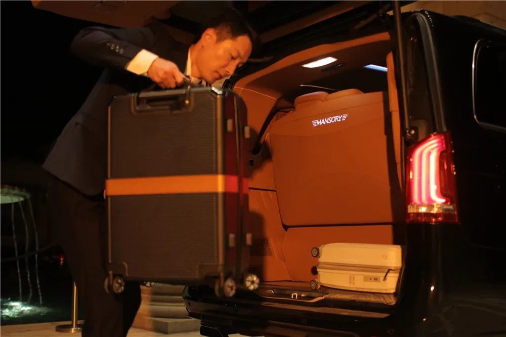 迈莎锐MV600高级定制价格 奢华舒适之旅