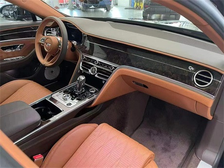 2022款宾利飞驰五座报价 详细配置行情