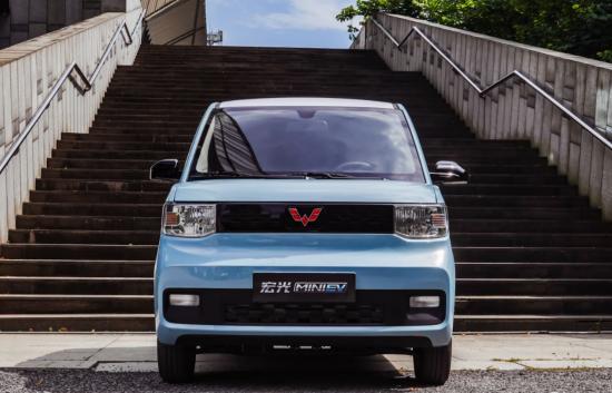 眼红宏光MINI EV，三款“大厂”低价小车来袭，谁能跟五菱抢市场？