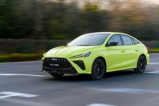 6.9秒破百、双边真四出尾排 MG5天蝎座预售10.29万起