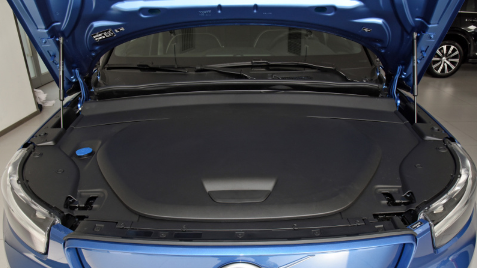 沃尔沃XC40纯电：涨价4千影响什么？答：亏了2年电费