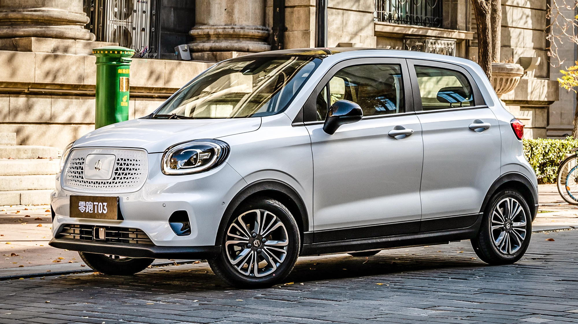 4月车市集体暴跌，只有比亚迪杀疯了