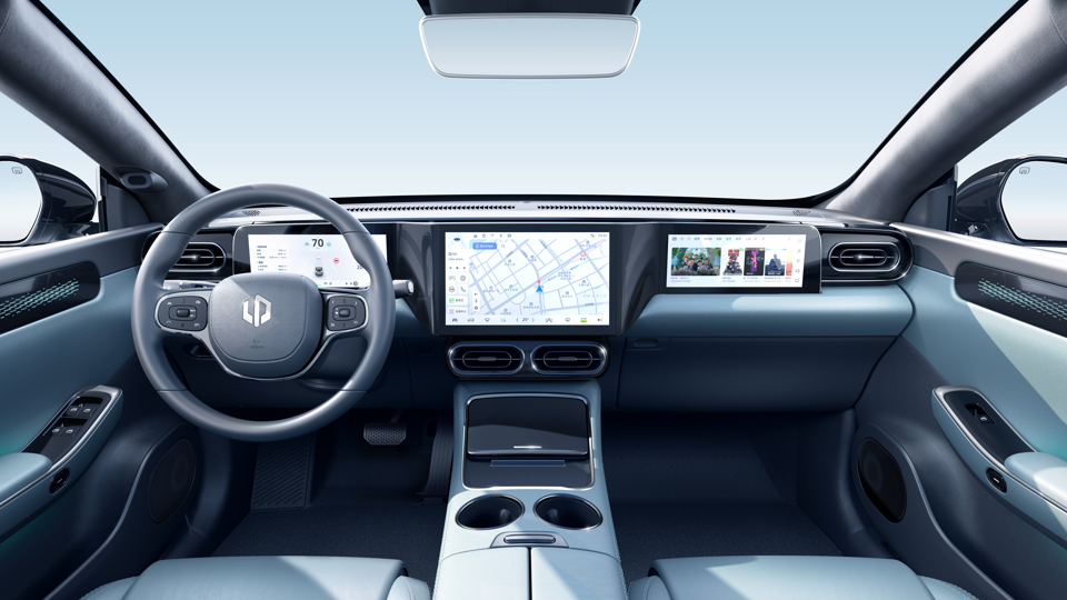 便宜而且底盘不错，知名度一般的零跑C01，比汉EV更好？