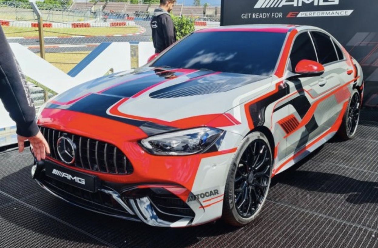 综合功率或将达到670马力 梅赛德斯-AMG C级概念车亮相 