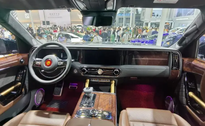 从新一代H5到全新MPV，一大波红旗新品来袭，45万年销目标有戏？